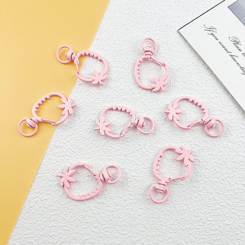 イチゴの愛のロブスターバックルはdiyスプリングバックルのキーホルダーのカラー合金の携帯チェーンのアクセサリーの部品を掛けます。|undefined