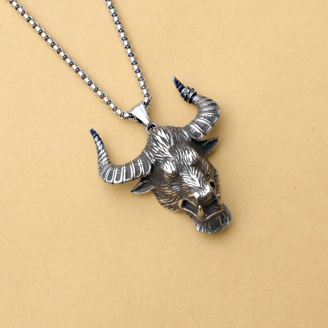 Collana in acciaio al titanio con testa di toro in stile punk, ciondolo personalizzato per uomini e donne alla moda_voghion.com