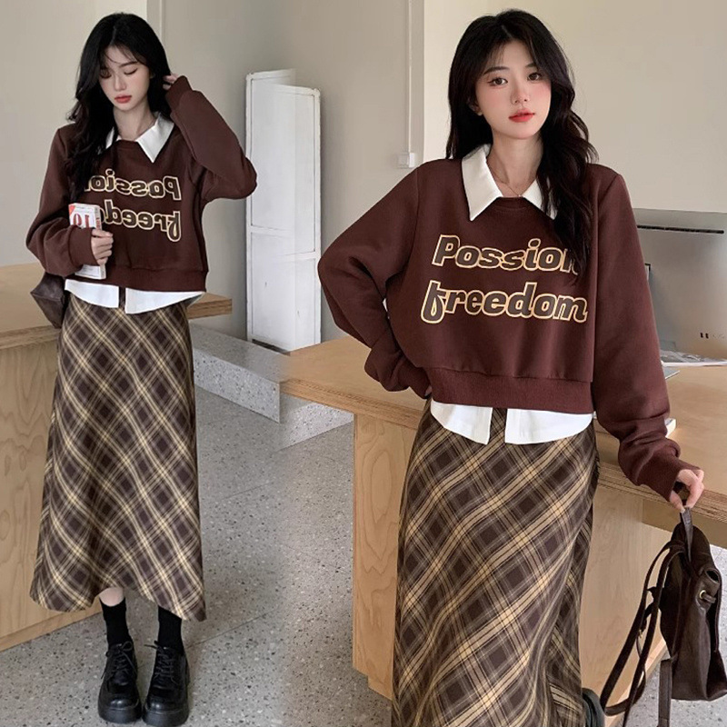 美ラードの偽の2つの肩の長袖のガードルのスーツの秋冬のタイプの学生は股を遮ってやせている復古の格子のスカートを現します。|undefined
