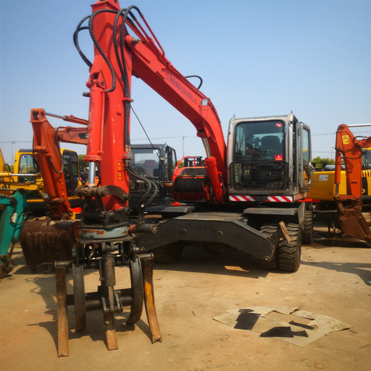 二手市场优惠销售斗山、卡特60、120、210二手挖掘机