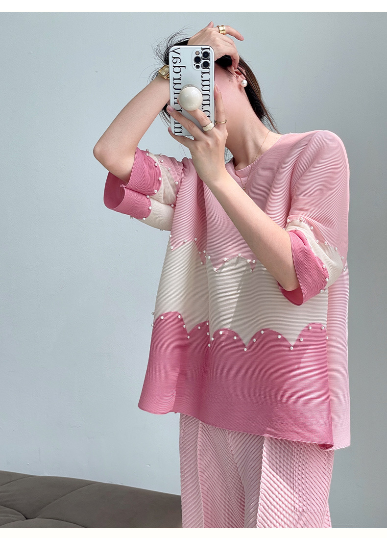 Áo thun nữ cổ tròn xếp ly phối màu đính hạt — Màu hồng chi tiết 9