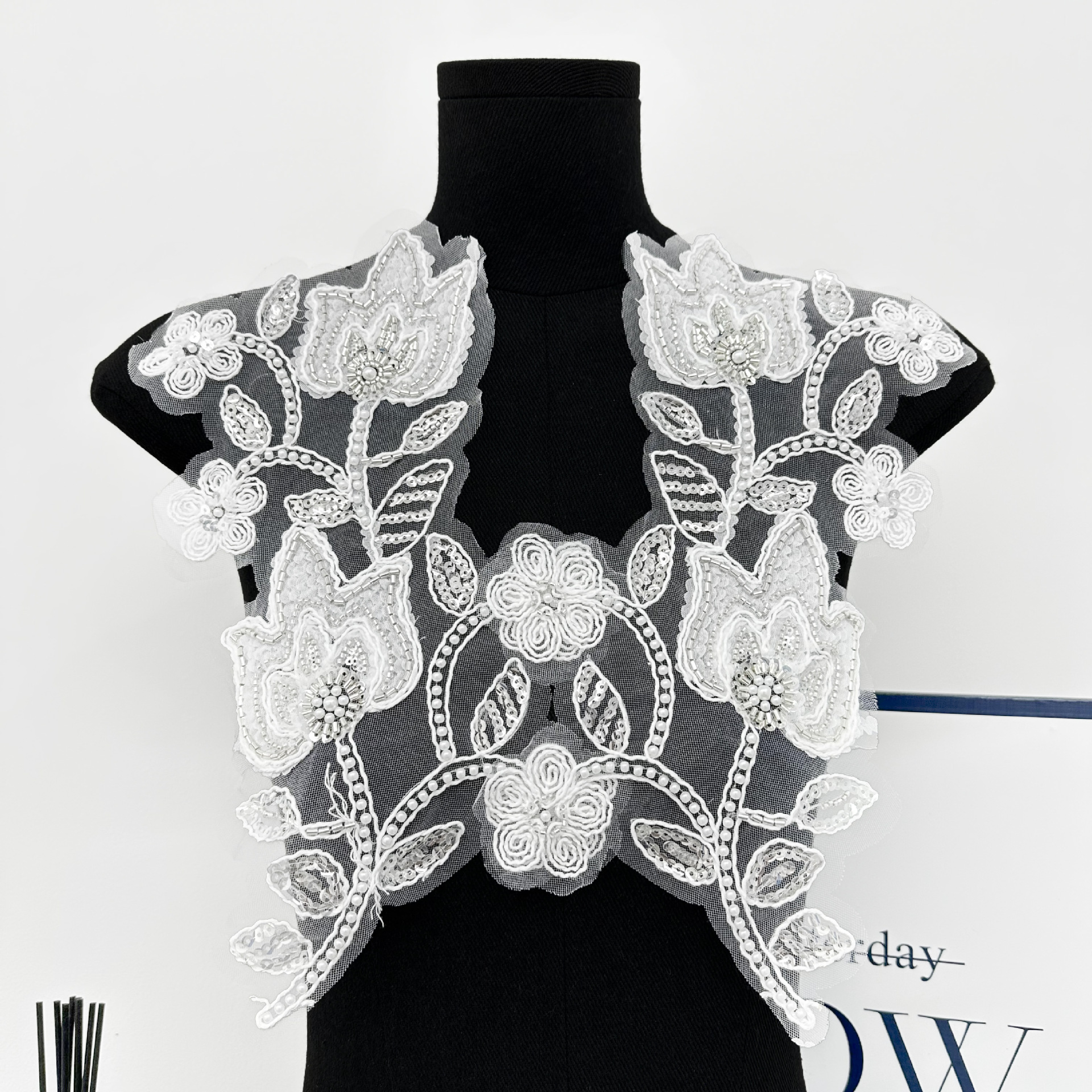Vestido de boda cheongsam accesorios de decoración hechos a mano perlas flor parches de ropa de alta gama accesorios DIY 2026 nuevos al por mayor