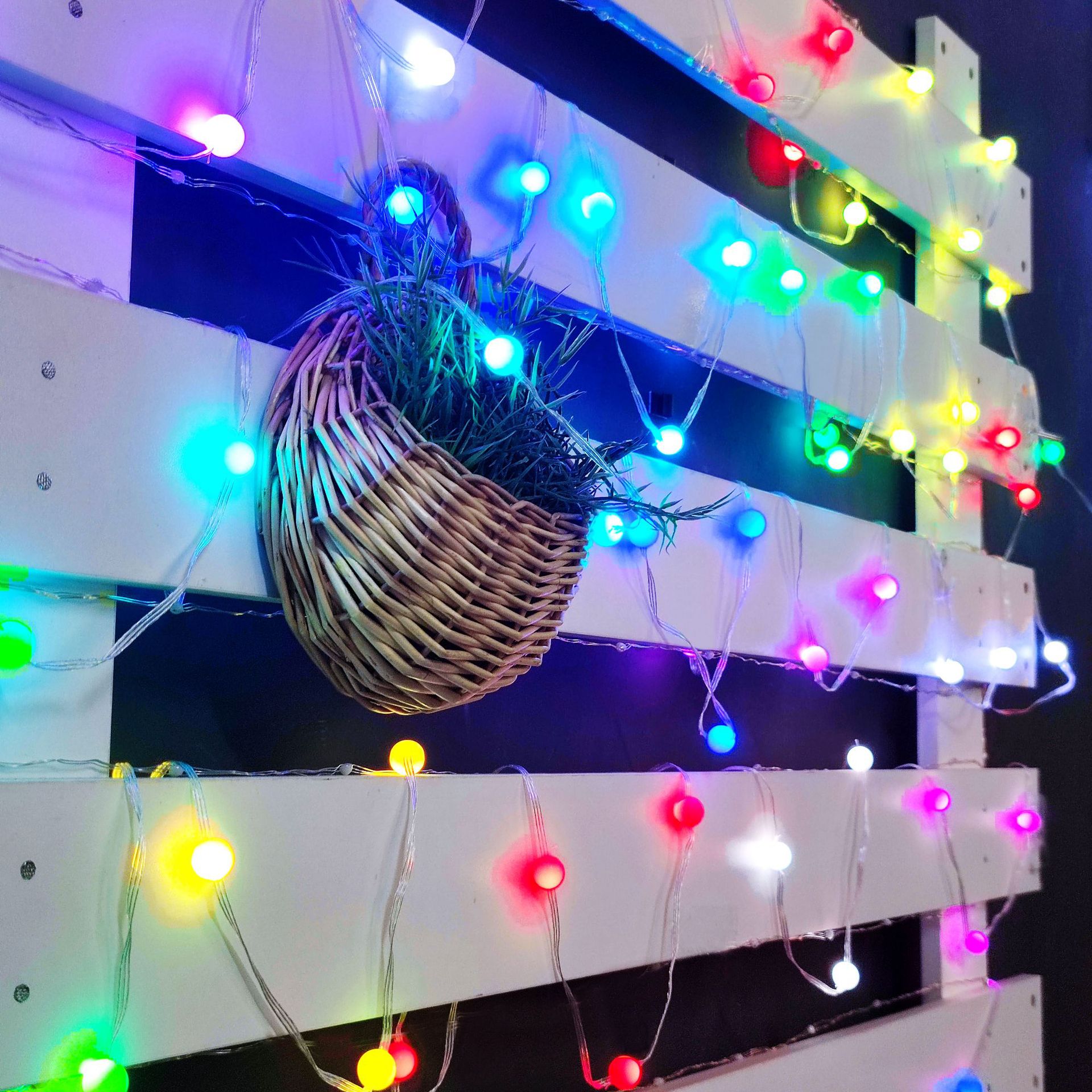 厂家直销LED智能点控灯串 APP线上多模式控制 房间书架仙女灯串