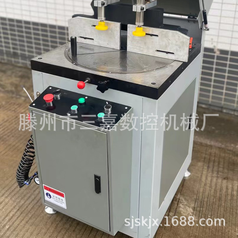 �ֶ�����Ƕȵ�ͷ�� ����ת�Ƕ������Ŵ��Ͳ��и��  pvc�н��豸