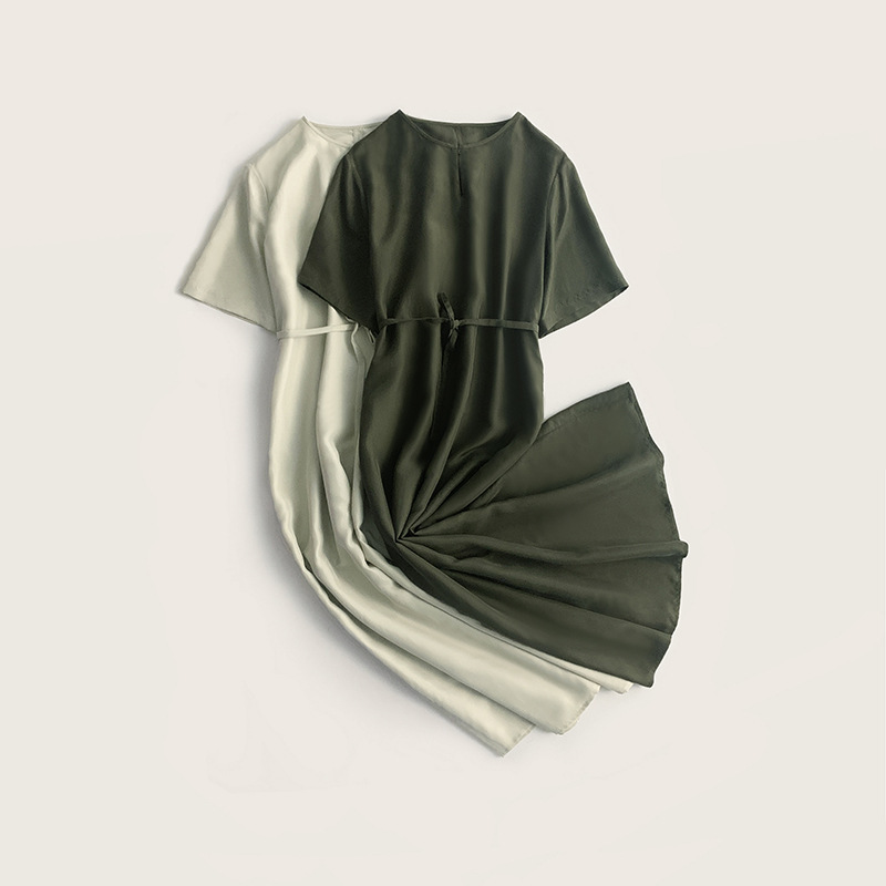 Soft matte satin delicate and soft silk lace-up dress with round neck, small slit, and straight flowing long skirt Soft matte satin delicate and soft silk lace-up dress with round neck, small slit, and straight flowing long skirt