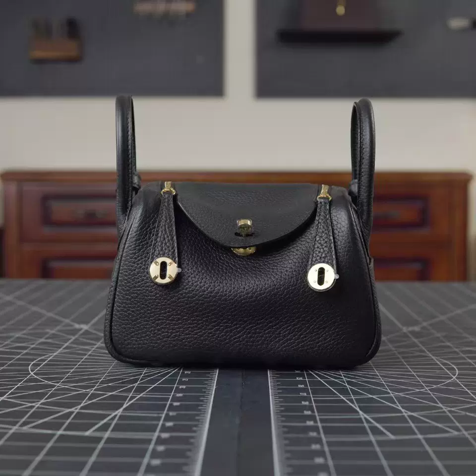 2025爆款女包琳迪包跨境真皮单肩斜挎包枕头包百搭包医生包