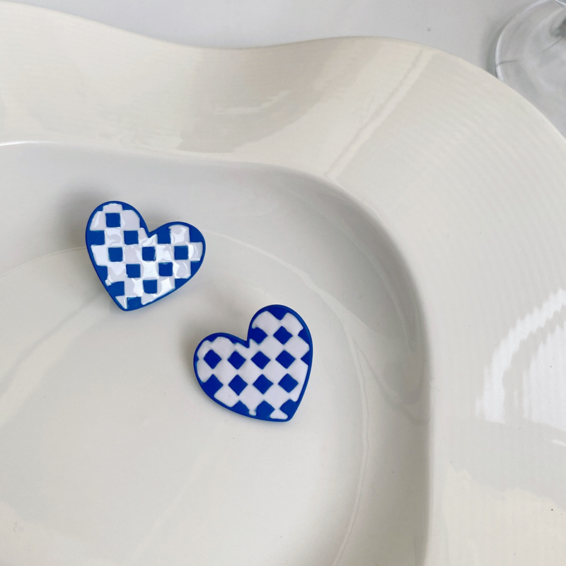 Creative Checkerboard Blue White Plaid Heart-shaped Alloy Earrings display picture 7