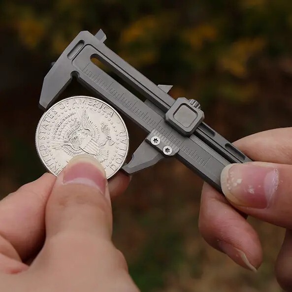 独立した新しいポケットサイズの EDC ツール、便利なポータブル ミニ多機能ツール|undefined