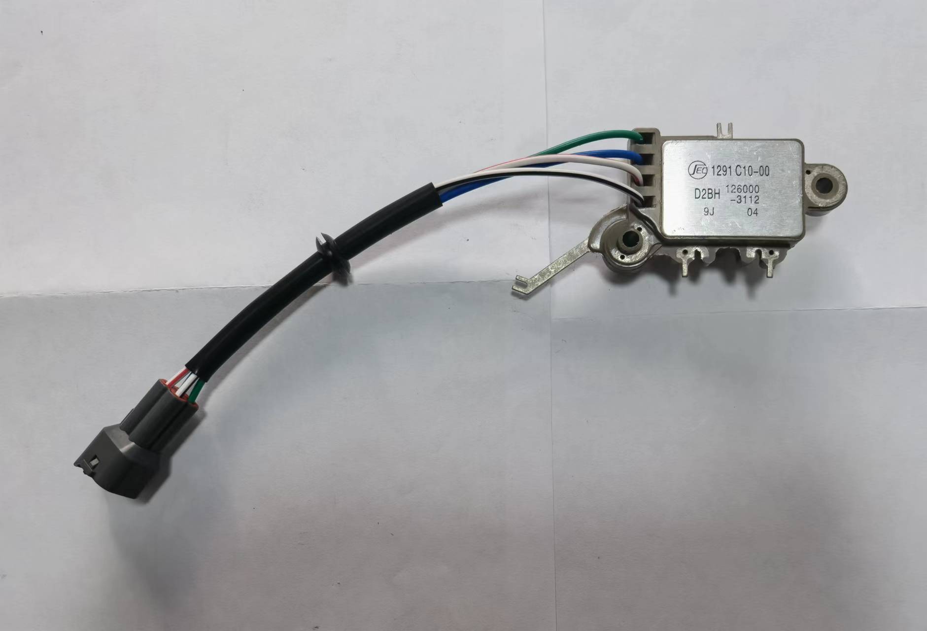 Automotive generator electronic regulator IW001 126000-3112