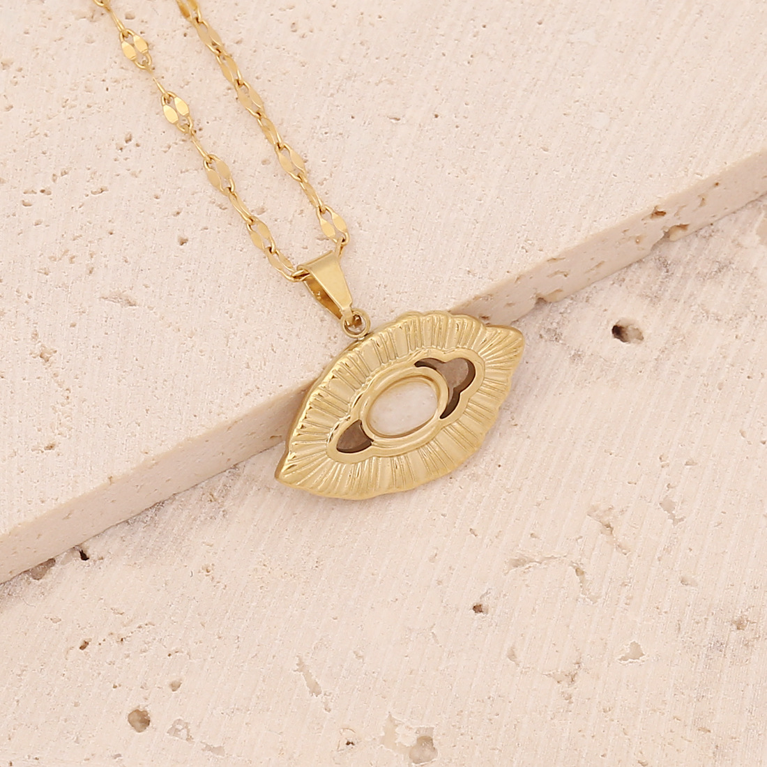 Fashion Cross Water Droplets Heart Shape Stainless Steel Inlay Artificial Gemstones Pendant Necklace