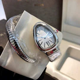 BV厂蛇形石英手表时尚镶钻百搭精钢带蛇头三圈手镯式女表直供