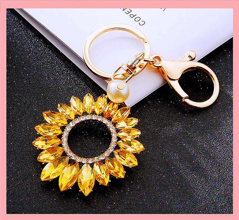 1 Piece Quantity Daily Occasion Metal Material Luxurious Lady Sunflower Metal Women's Bag Pendant Keychain