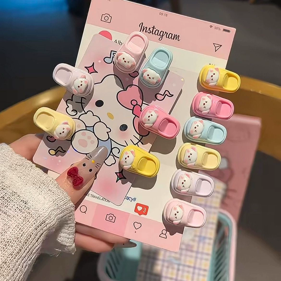 Милые и очаровательные маленькие заколки для волос в виде тапочек, необычная заколка для волос с героями мультфильмов для девочек, лучший друг студента, аксессуар для волос с боковой заколкой для челки.