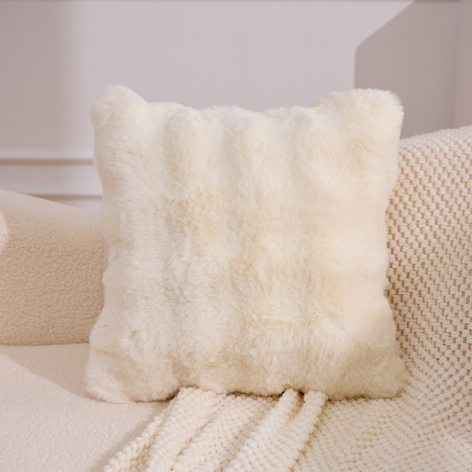 Duas caras de conejo de peluche de lujo pele de grado almohada de textura núcleo sofá cuadrado almohada teñida almohada arco iris