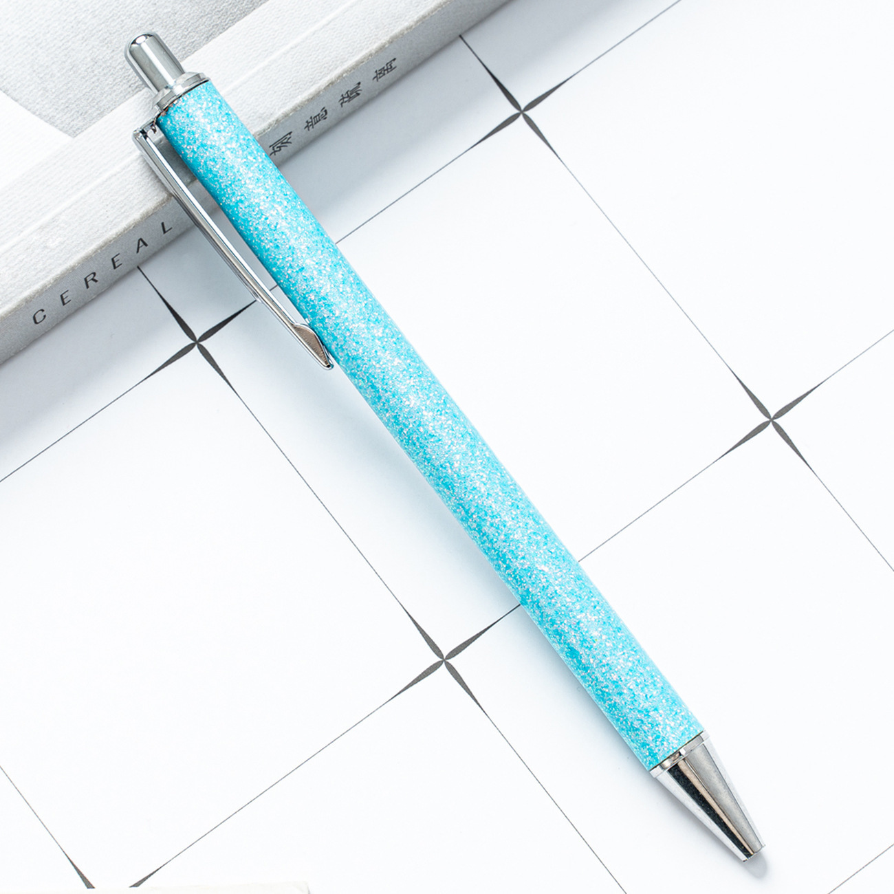 Presione el bolígrafo de aceite de metal creativo polvo de oro sequinado logotipo de impresión de regalos bolígrafo multicolor al por mayor