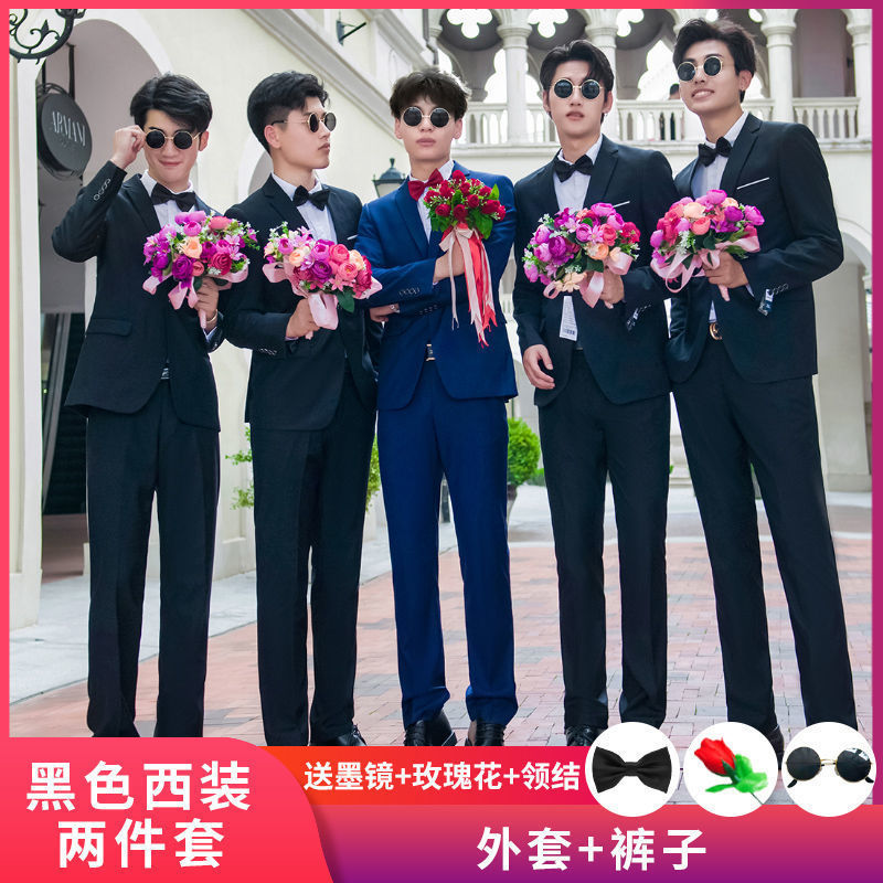 洋式の連れ合いは兄弟服を着て、夏に結婚服を着ます。|undefined