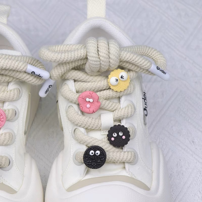 Caricatura emoticon gráfico diy galletas accesorios de resina cordón de zapato decoración ins viento accesorios de fijación decoración desmontables al por mayor