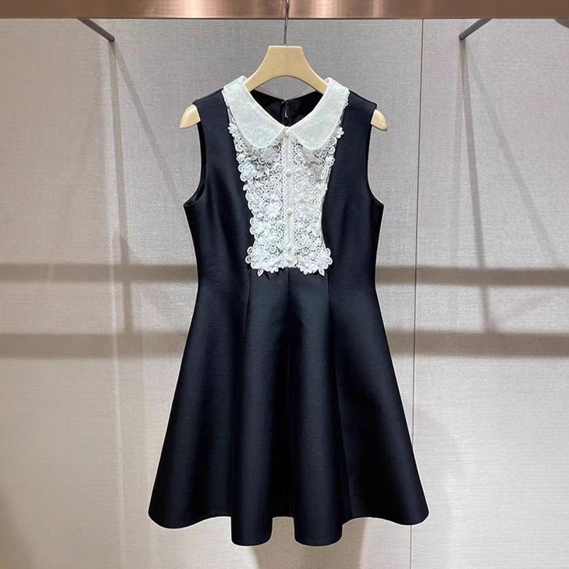 French-Style Vintage Sleeveless Little Black Dress, 2026 Spring New Embroidered Lace Waist-Cinching Slimming High-End Chic Dress