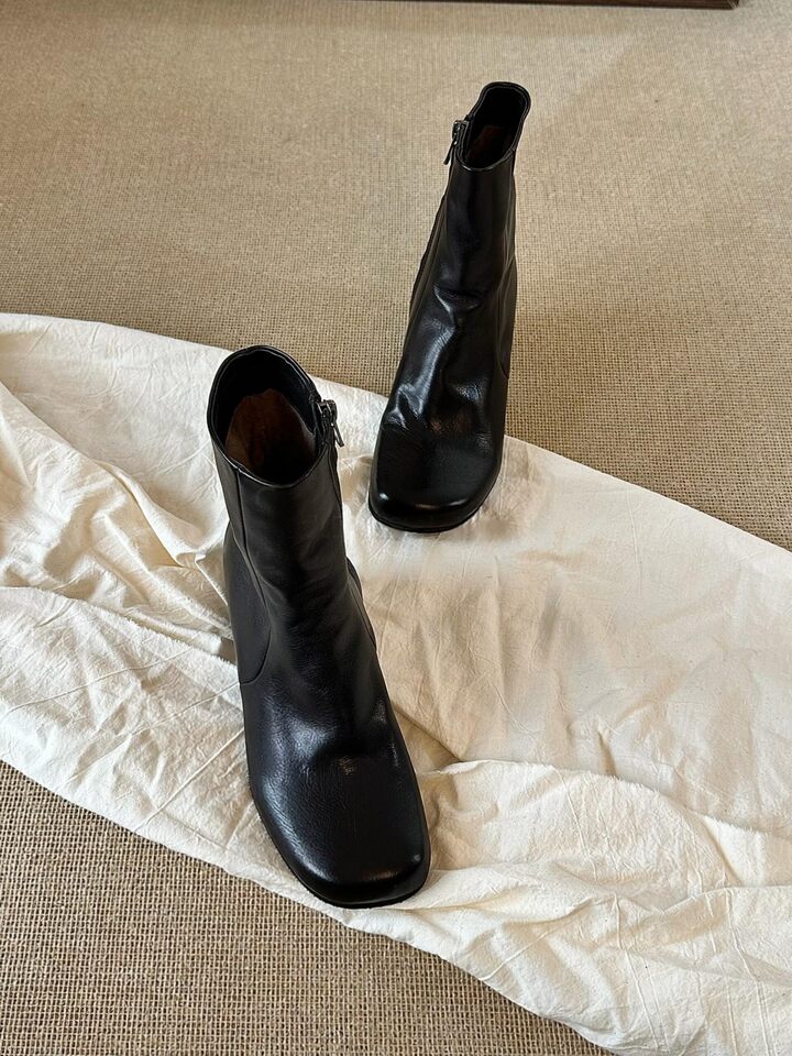 Bốt cổ ngắn da bò mũi vuông khóa kéo bên hông gót thô 3–5 cm — Lớp lót đơn màu đen, Đen lót lông chi tiết 5