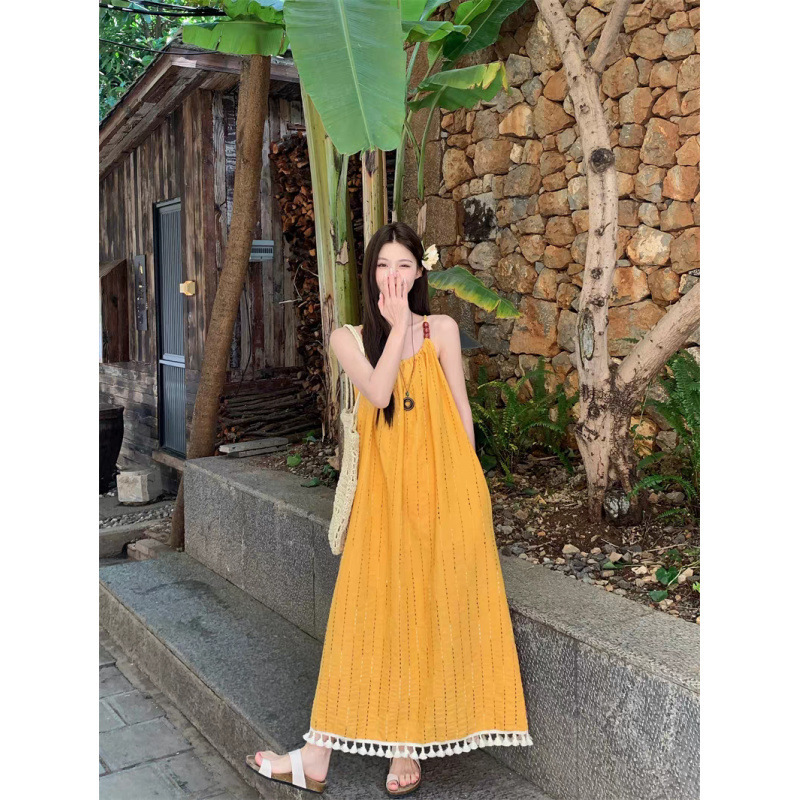 Beautiful Dopamine-Inducing Vacation Long Dress for Women, Perfect for Taking Photos at Bali's Seaside, with a Relaxed Vibe Beautiful Dopamine-Inducing Vacation Long Dress for Women, Perfect for Taking Photos at Bali's Seaside, with a Relaxed Vibe