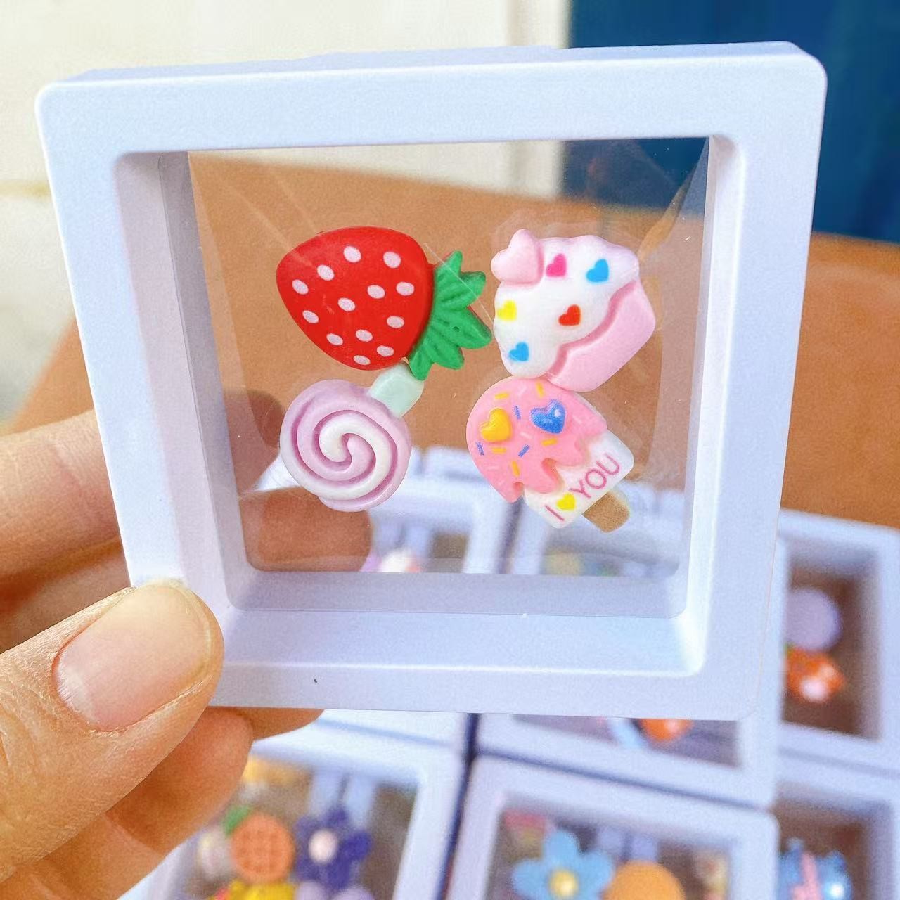 Caja de suspensión de película PE accesorios de decoración de escritorio DIY caja de teléfono móvil dibujos animados encantadores tridimensionales