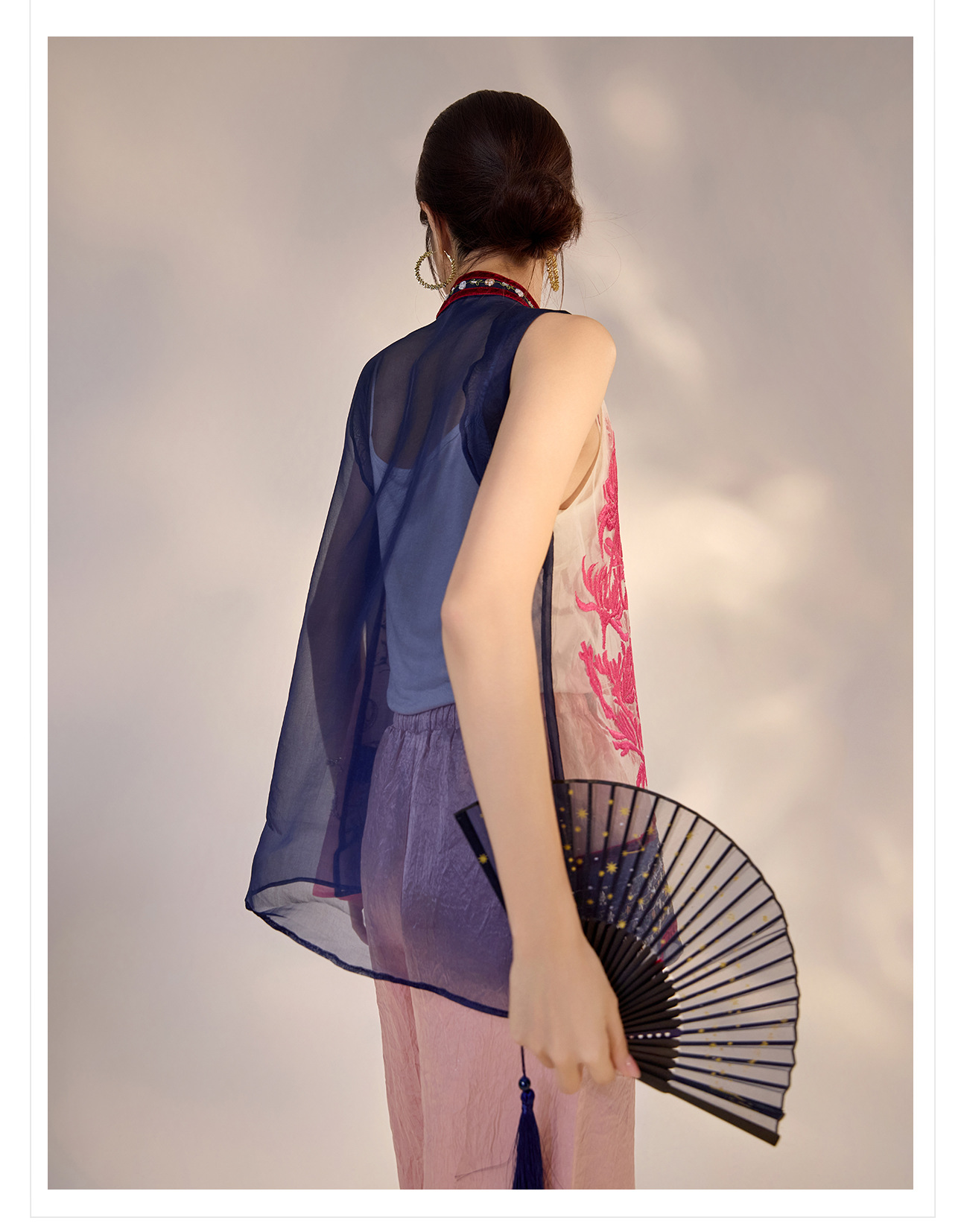 Áo vest gile nữ phong cách Trung Hoa mới, thêu họa tiết phối màu, chất liệu lụa tơ tằm, mã ZX M4238 — Phối màu chi tiết 15