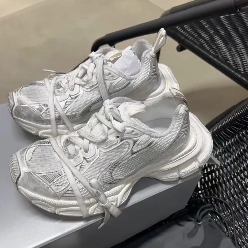 Balenciaga Paris Trac Vintage Black Warrior Running Sports Casual Low-Top Dad Shoes for Men and Women in Black Balenciaga Paris Trac Vintage Black Warrior Running Sports Casual Low-Top Dad Shoes for Men and Women in Black