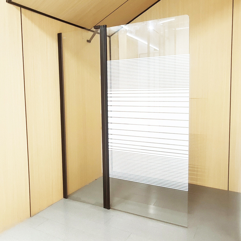 Custom minimalist pivot-leaf shower screen, tempered glass bathtub screen, partition, European and American frameless door side-mounted water-blocking screen