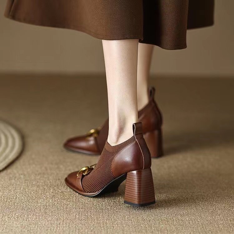 Women's Vintage Style Solid Color Point Toe Pumps display picture 2