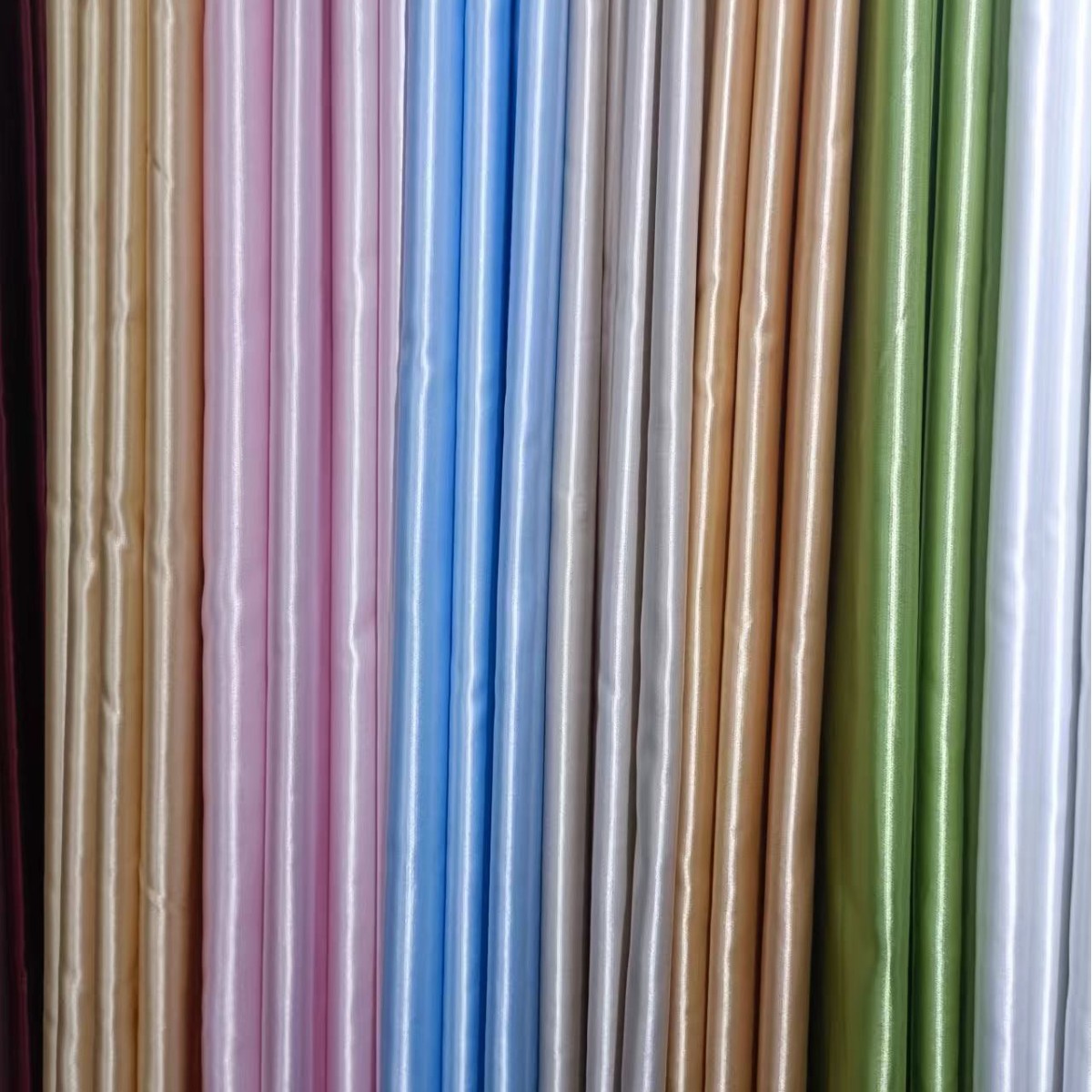 半遮光無地裏地クロスボーダー販売シルク風車用カーテンバブルハウス光沢サテンホテル工事用カーテン