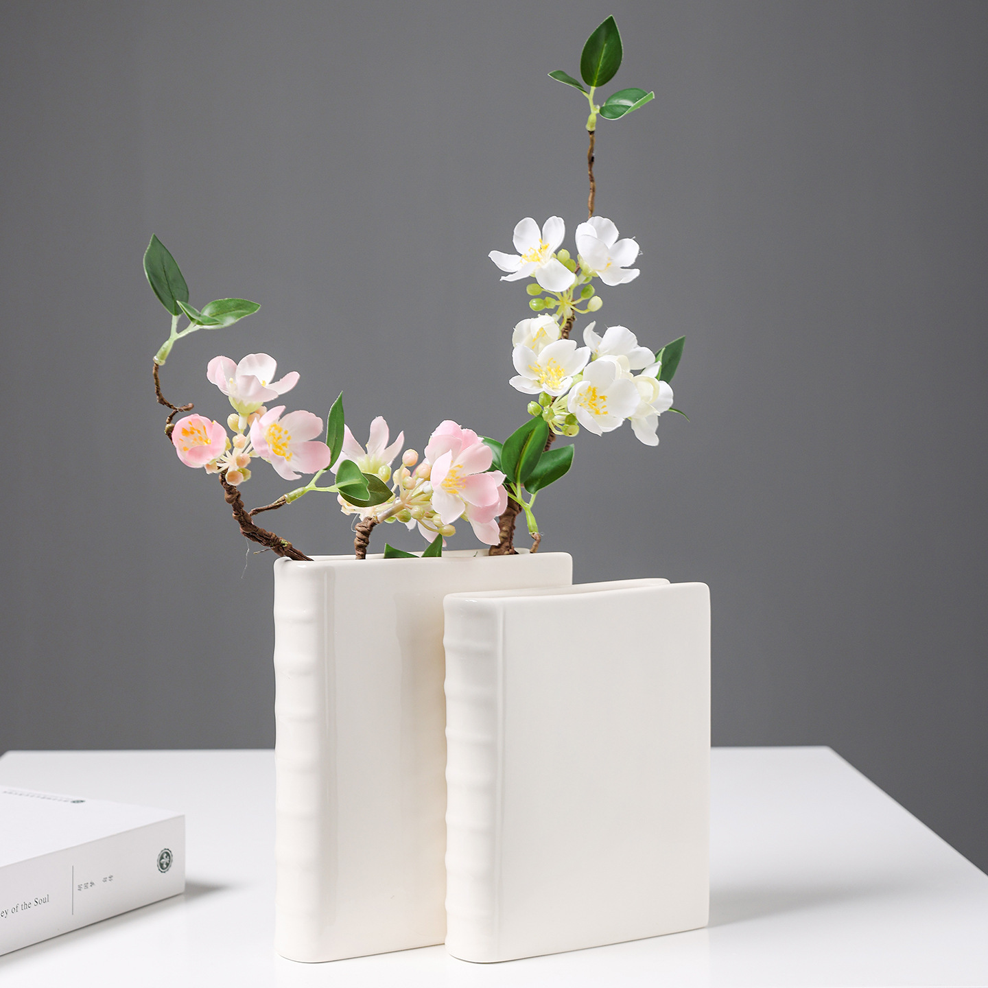跨境创意陶瓷书本花瓶北欧白色亮面书形花瓶摆件客厅玄关桌面装饰