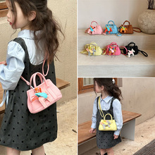 ͯ��Ůͯ�W���r�������������֦�yС�����𻨈@�����б����羳