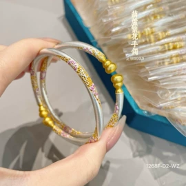 手镯;戒指;吊坠