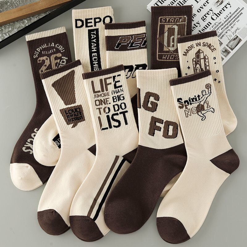 Socks men's autumn and winter mid-barrel high color value trend Joker stocking student letter long-barrel sports basketball socks wholesale