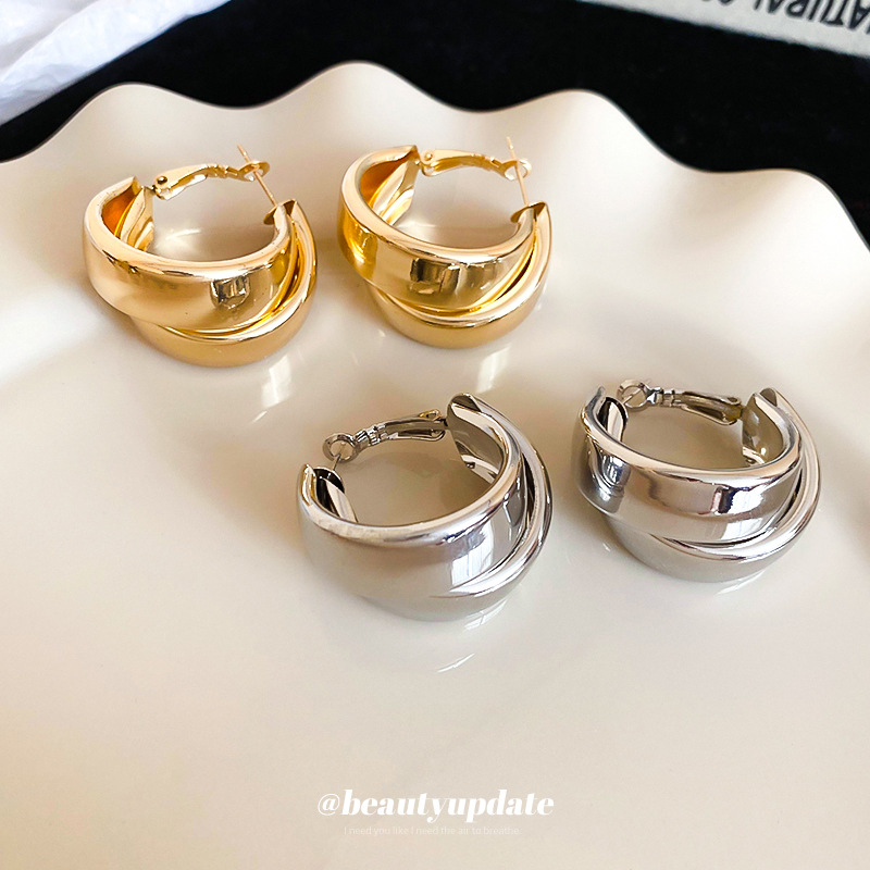 Pendientes redondos cruzados de doble capa Pendientes de diseño de estilo de metal de moda europea y americana Pendientes de temperamento simple de estilo frío