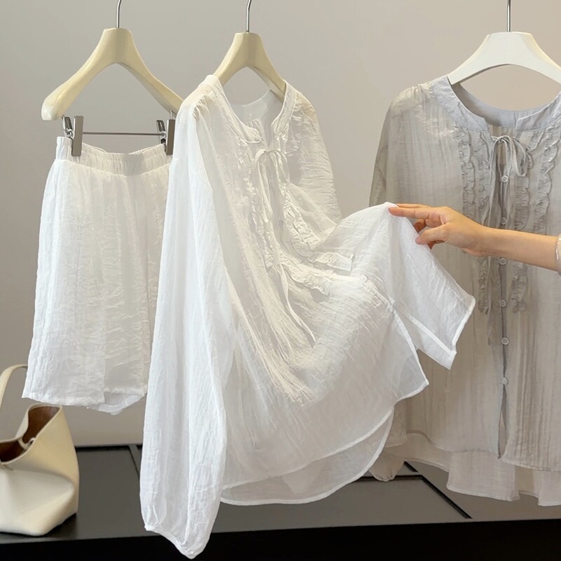 White Tie-Up Ruffled Shirt and Shorts Two-Piece Set for Women, New Summer Style, Petite Size, Slimming, Versatile Casual Outfit