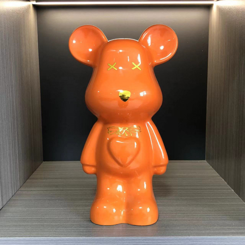 現代のシンプルな陶磁器の装飾品は家庭の客間の酒場のテーブルの上にアイデアの部屋の戸棚を飾っています。|undefined