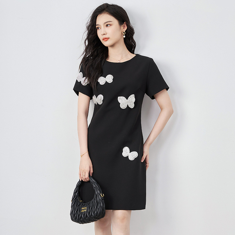 Đầm suông nữ midi tay ngắn cổ tròn, họa tiết hoa nổi sequin lấp lánh, phom suông che khuyết điểm — Màu đen