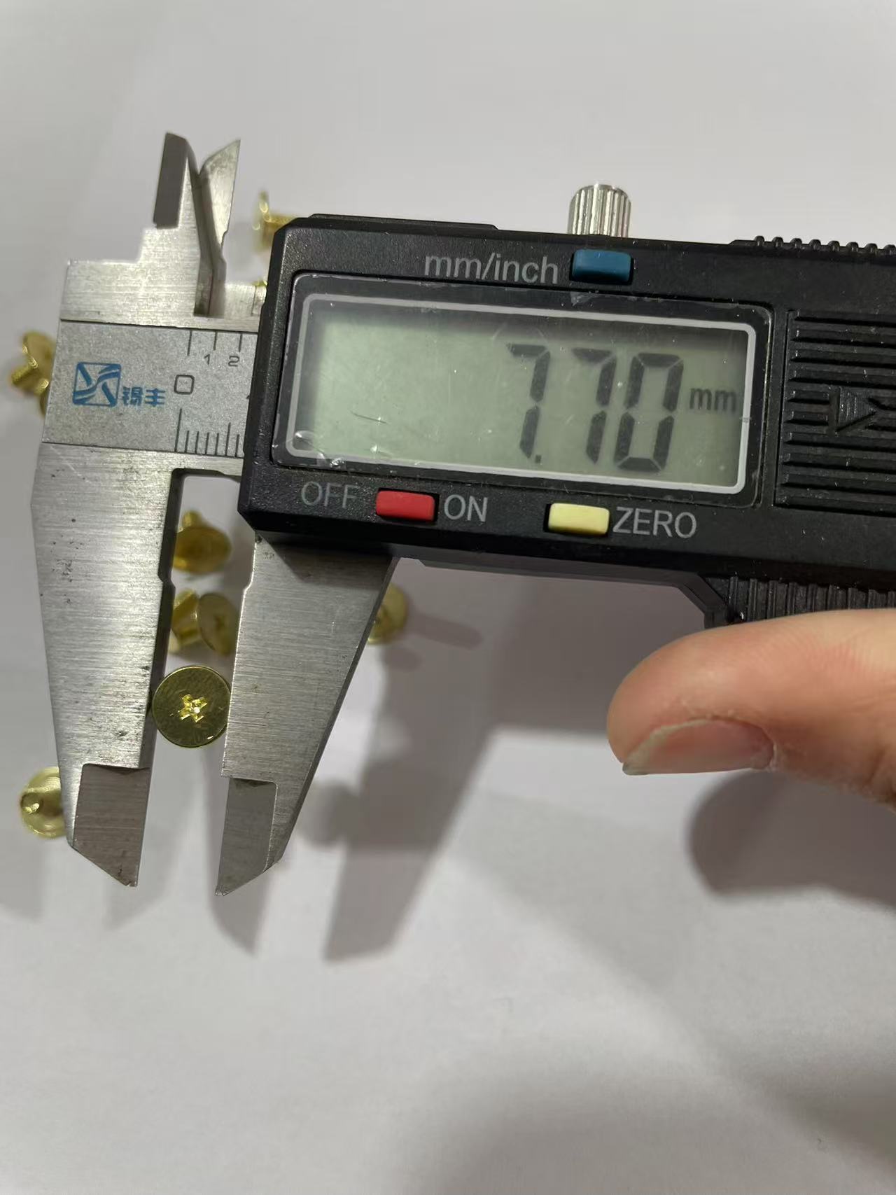 eae652d4-563d-4b59-8da5-bd8f5d