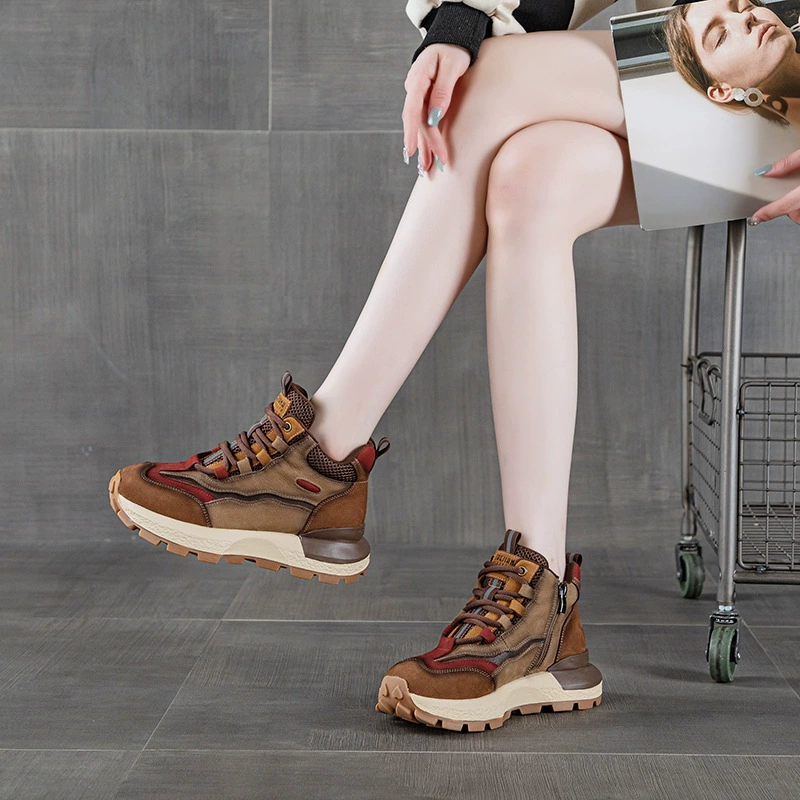 Женские высокие ботинки в стиле ретро из первосортной телячьей кожи, зима 2024, новые, на толстой подошве, увеличивающие рост, повседневные, с добавлением хлопка, в стиле Форреста Гампа