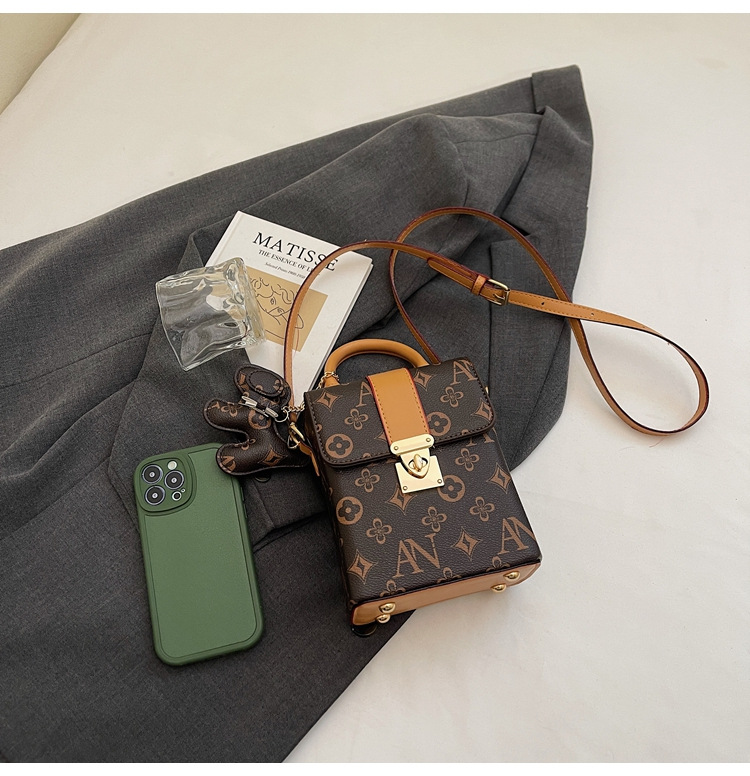 A new Korean-style versatile and simple single-shoulder crossbody bag for women in the summer of 2025, featuring a Korean-style mobile phone bag undefined