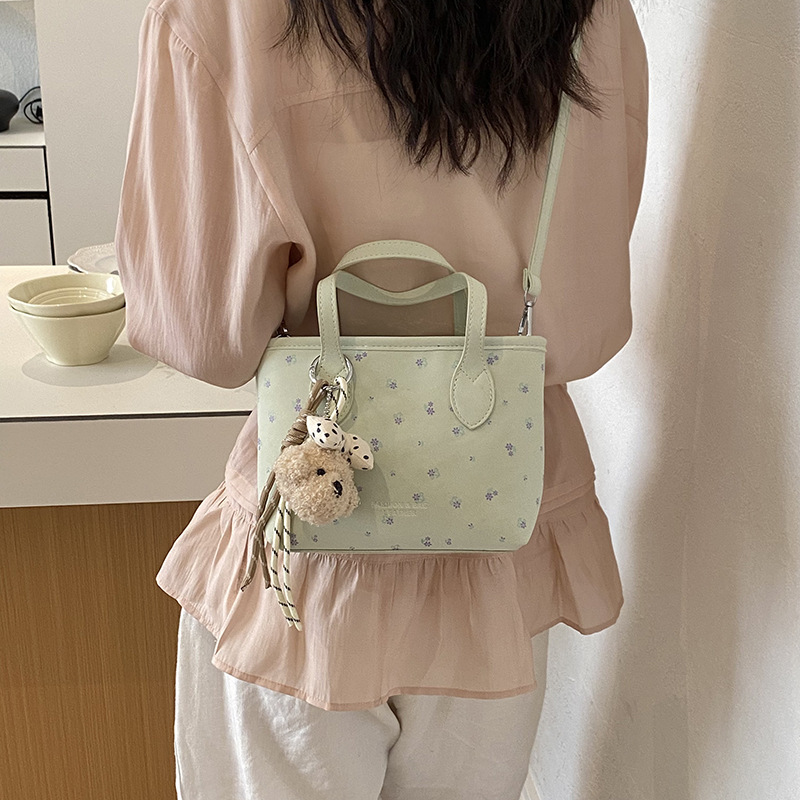 Women's crossbody bag, 2026 new trendy and fashionable design, suitable for work and commuting, small tote bag, shoulder bag, crossbody bag, bucket bag, popular for cross-border sales Women's crossbody bag, 2026 new trendy and fashionable design, suitable for work and commuting, small tote bag, shoulder bag, crossbody bag, bucket bag, popular for cross-border sales