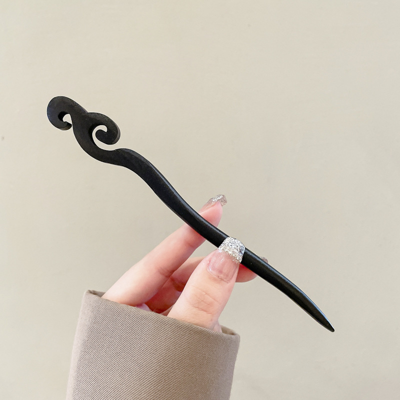 Horquilla de sándalo de imitación de estilo antiguo, nuevo estilo chino, sentido de alta gama, cheongsam, horquilla, falda de cara de caballo, horquilla de madera, tocado de horquilla de Hanfu