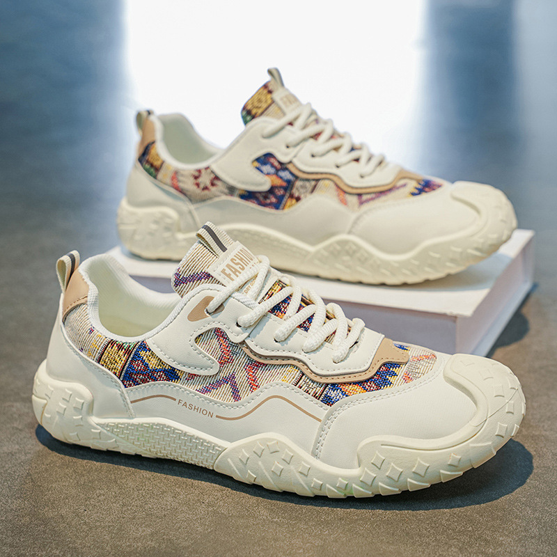 Zapatos de hombre 2026 verano nueva tendencia casual versátil cuero suave antideslizante nicho de trabajo zapatos deportivos de moda