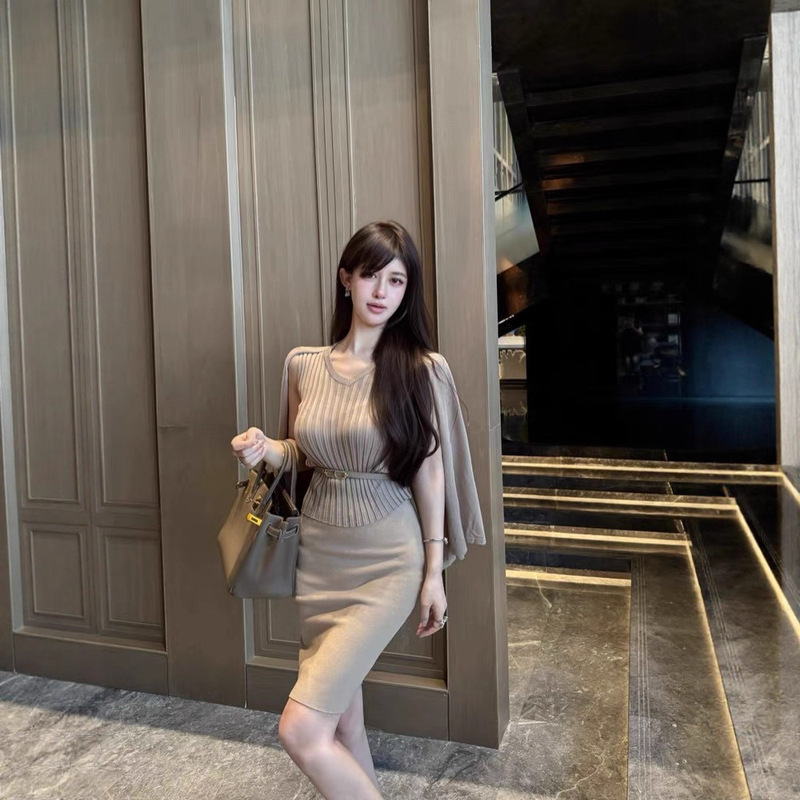 M900毛衣慵懒高级感春秋套头设计感小众女2025新款短款斗篷小个子|undefined