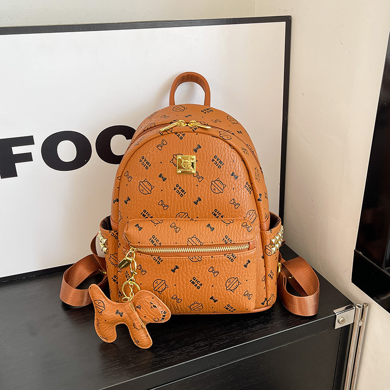 Bolso medio marrón desnudo