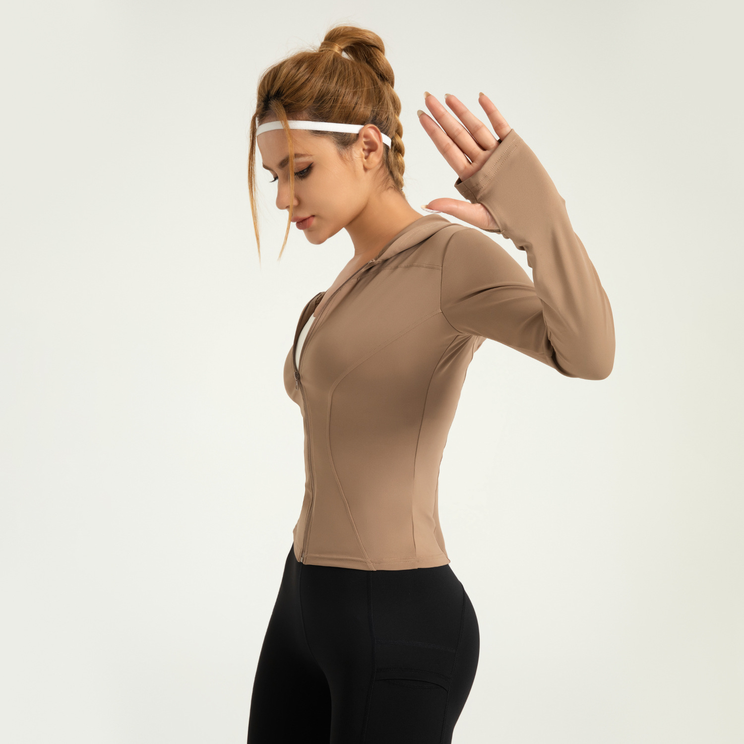 Chaqueta de yoga delgada con capucha en la zona transfronteriza, chaqueta deportiva a prueba de viento de color sólido para correr y montar