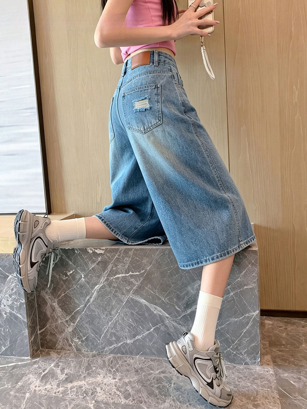 Ripped Cropped Denim Shorts for Women, Summer Thin Style, 2026 Super Hot New Model, Extremely Stylish Mid-Length Pants Ripped Cropped Denim Shorts for Women, Summer Thin Style, 2026 Super Hot New Model, Extremely Stylish Mid-Length Pants