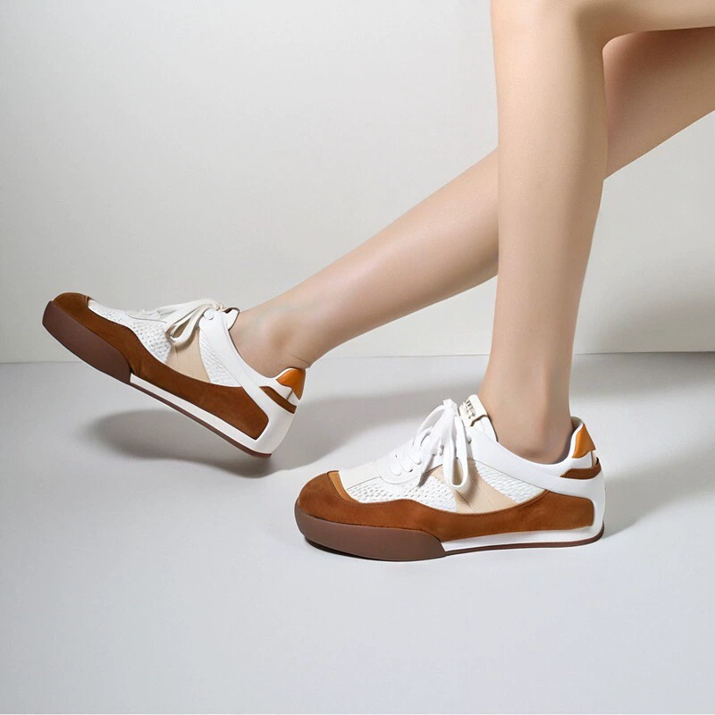 Белые кроссовки в стиле знаменитостей 2025 года, новые ретро-сетчатые дышащие из натуральной кожи, повседневные спортивные тренировочные кроссовки для женщин