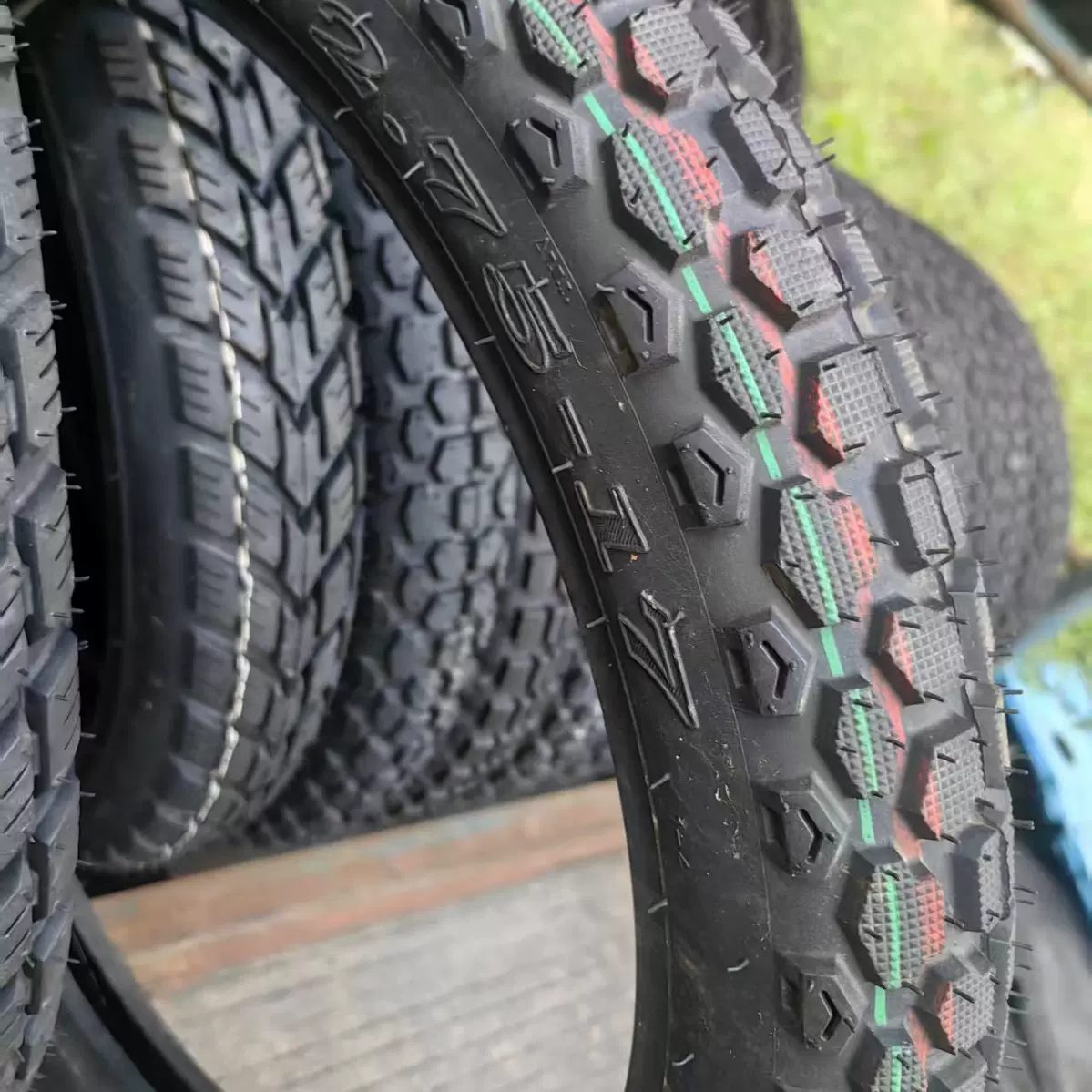 2.75-17摩托车轮胎库存胎2.75-17 2.75-18摩托车胎全新库存胎